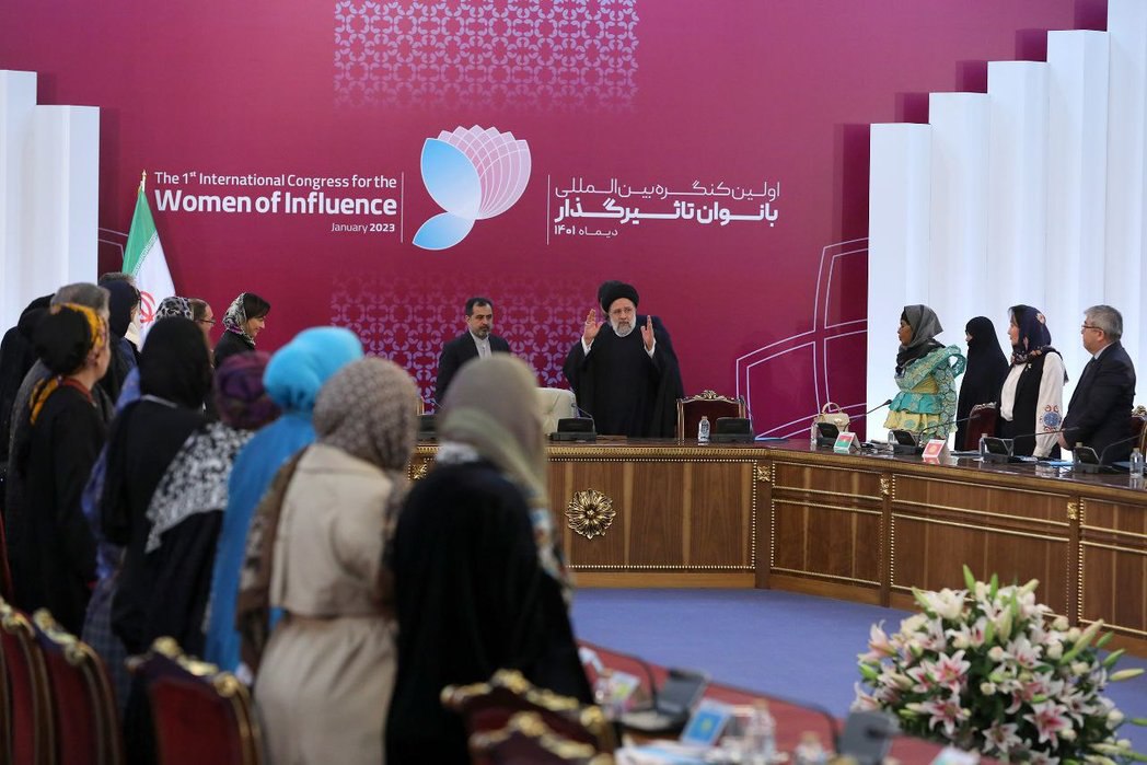 مهمان جنجالی دختر علم الهدی بدون حجاب در تهران 8