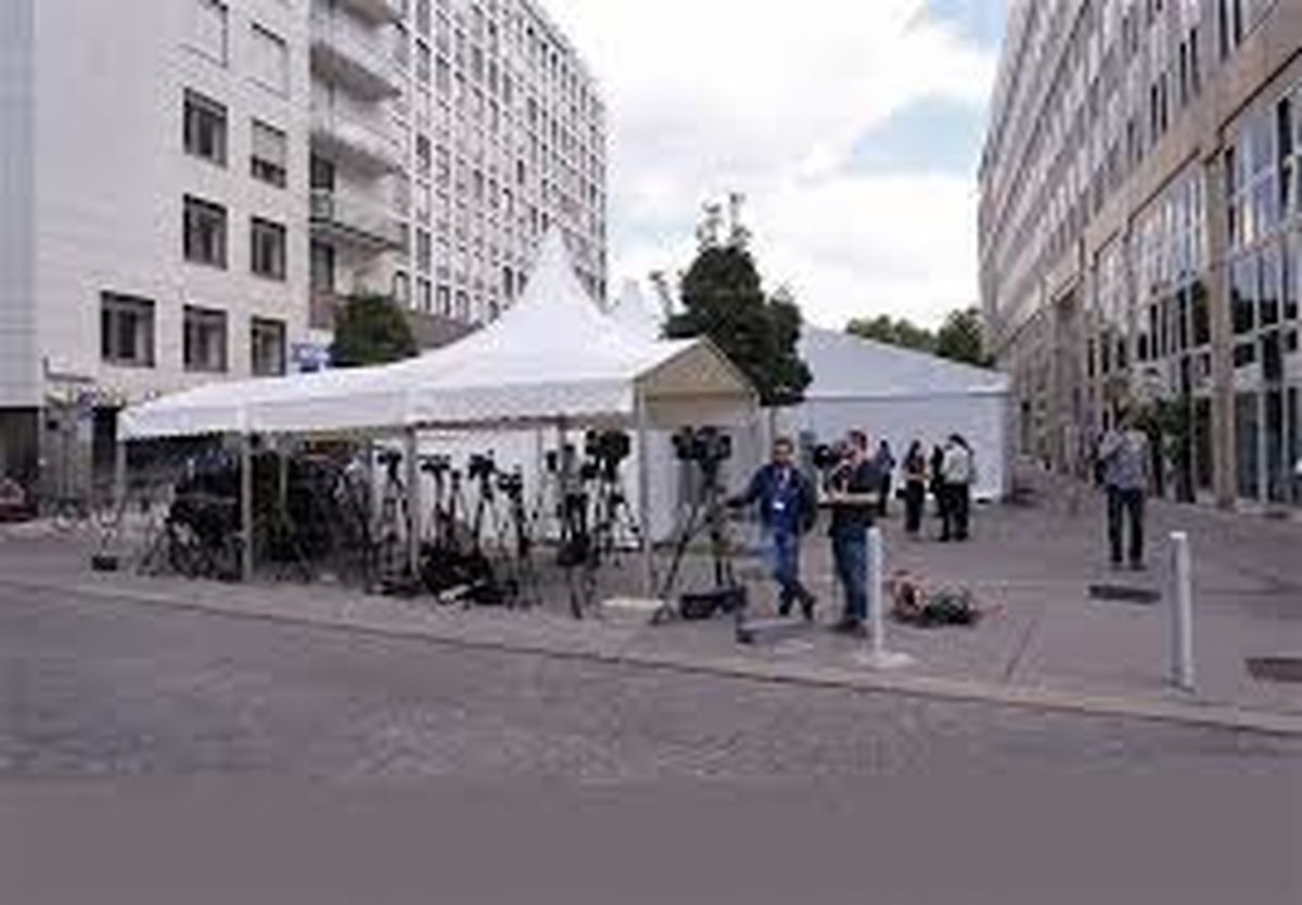 چادر خبرنگاران جلوی محل مذاکرات هسته ای دوباره برپا شد