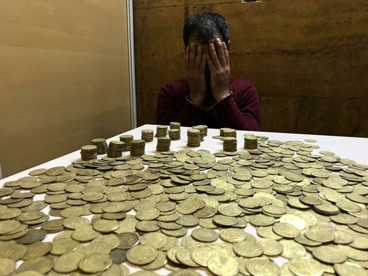 کشف سکههای تاریخی از یک خانه در ورامین